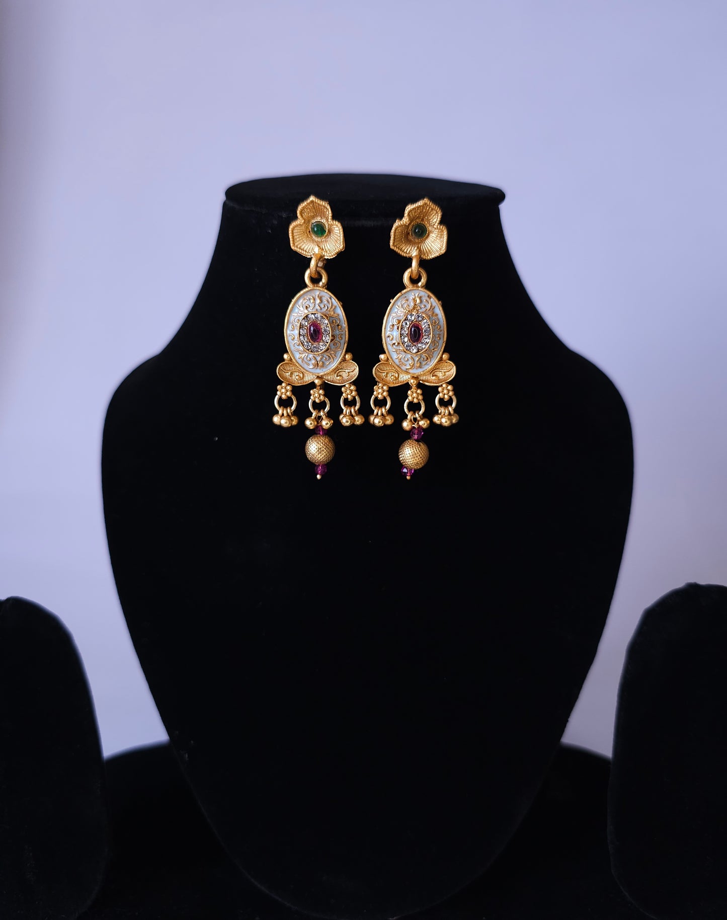 Regal Tapestry Choker