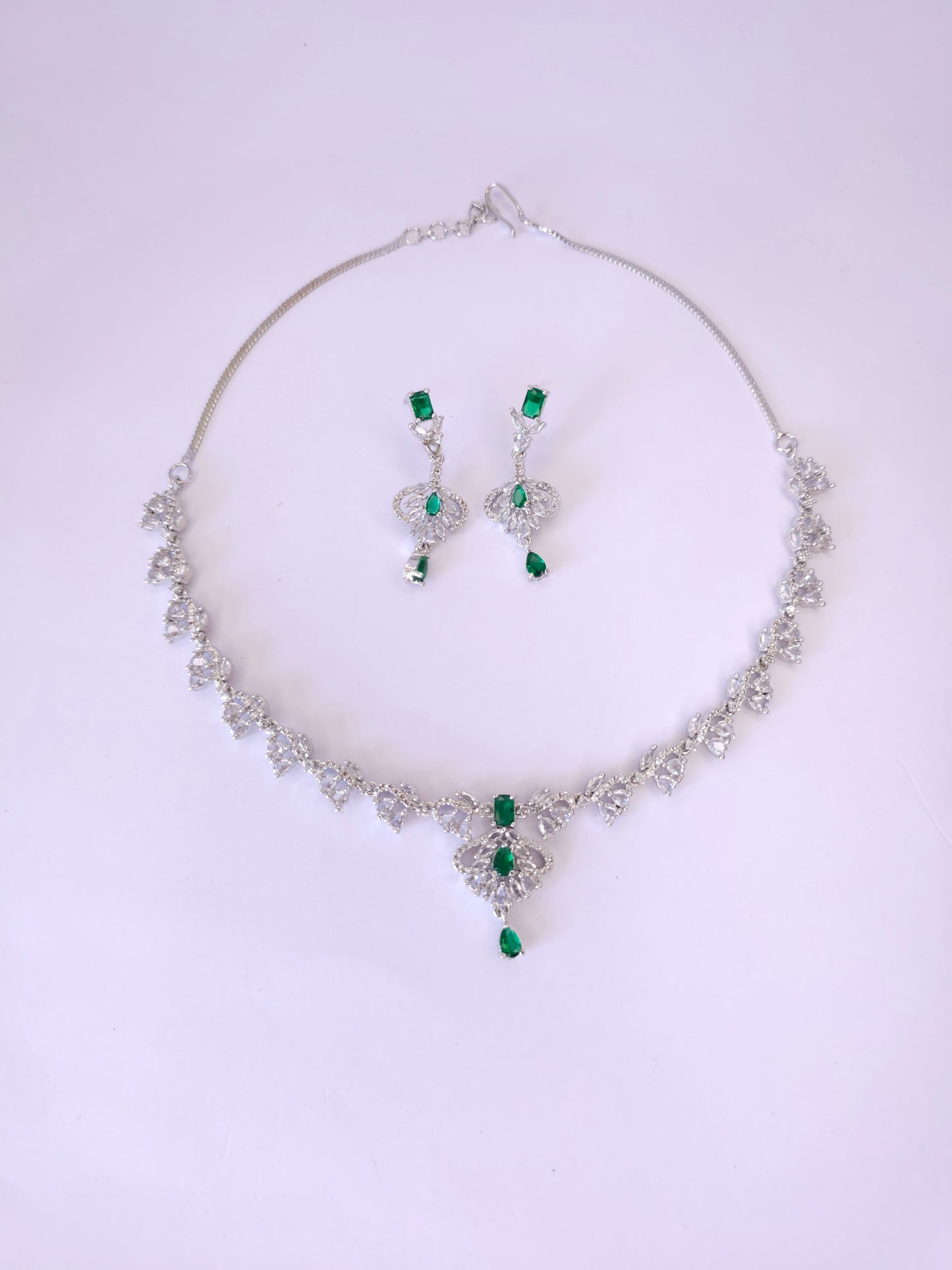 Emera Elegance Necklace Set