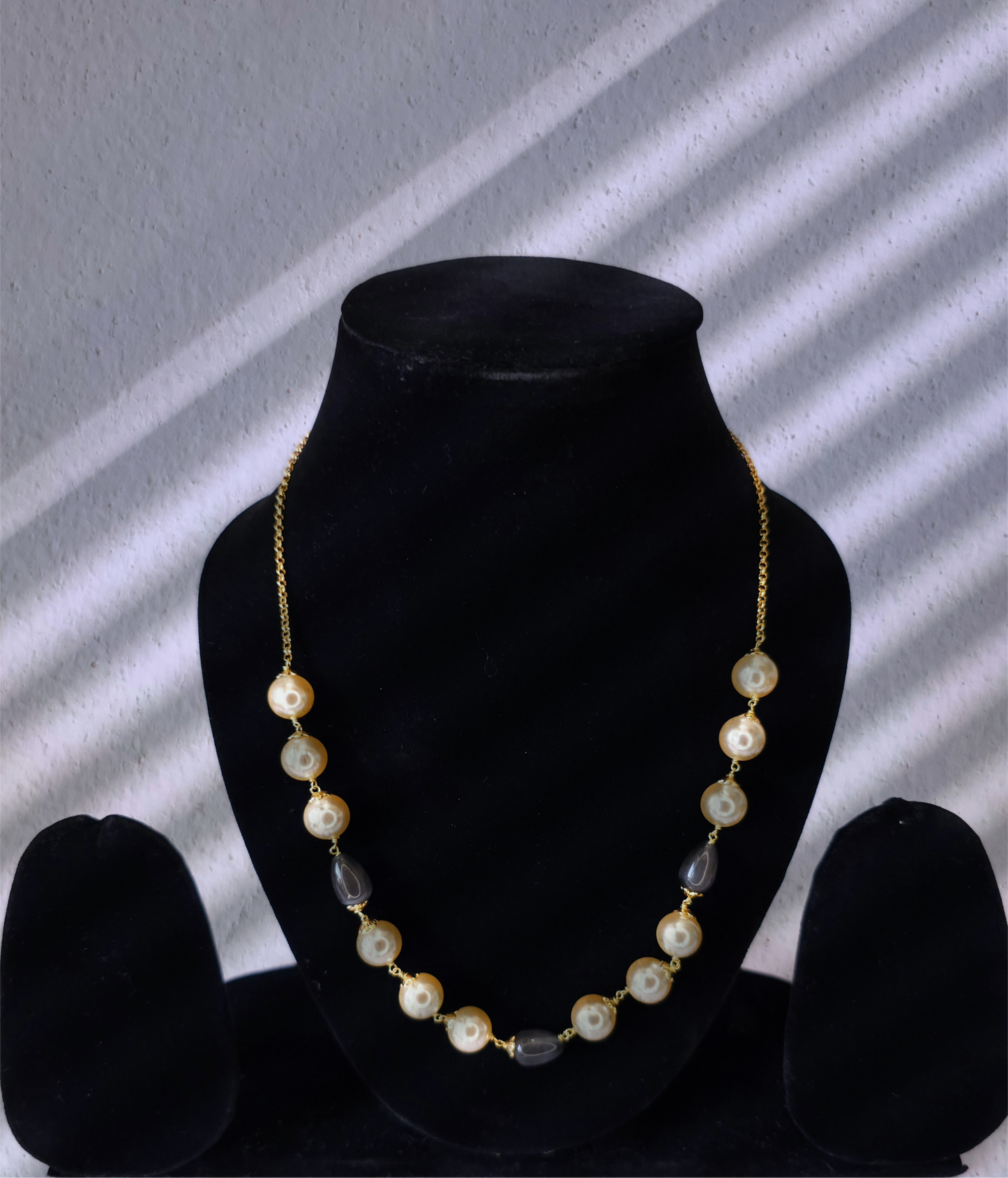 Noir Pearl Charm Necklace