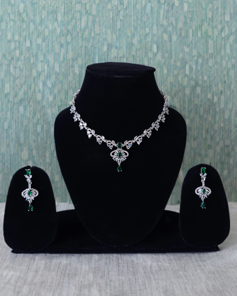Emera Elegance Necklace Set