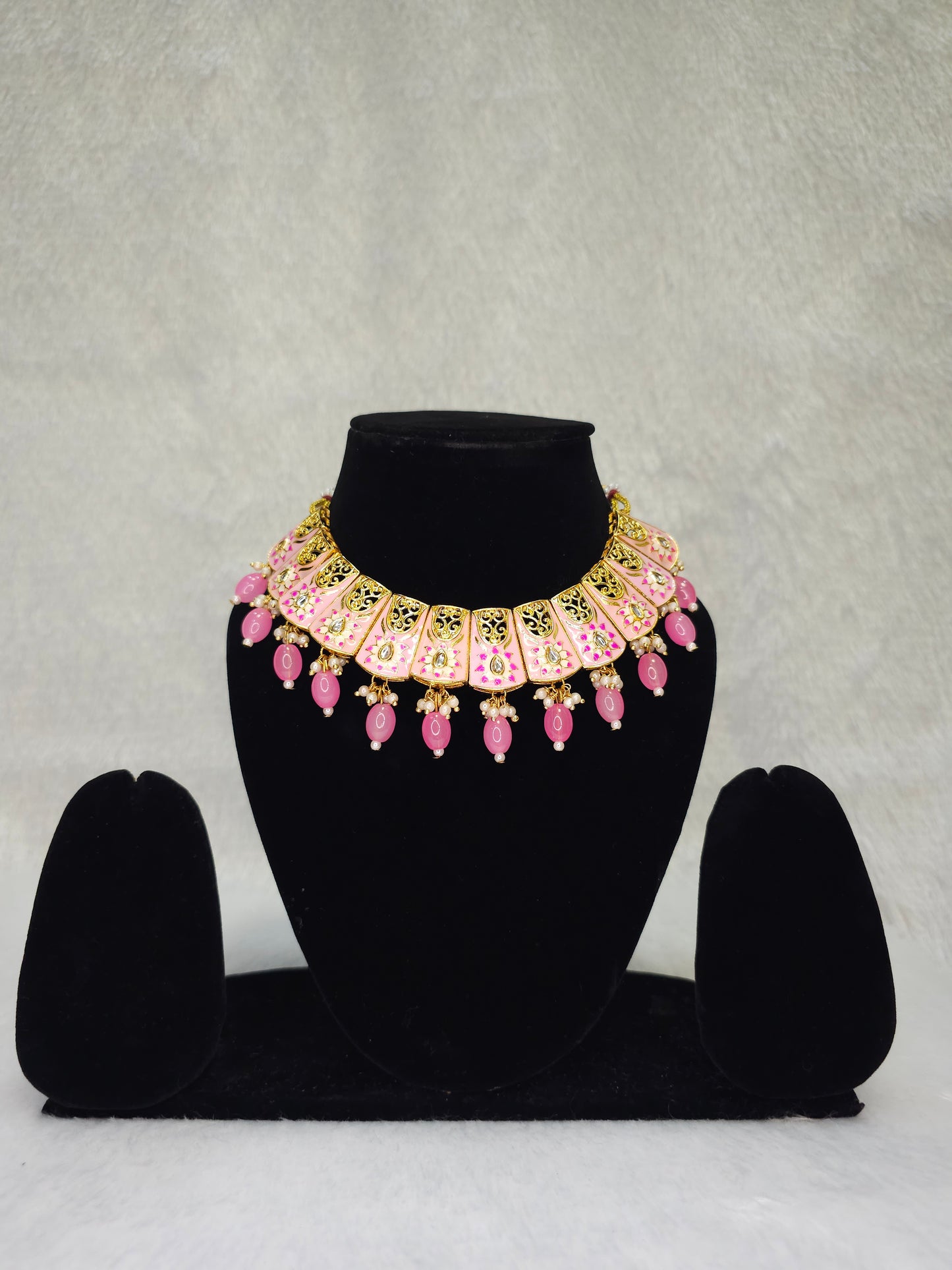 Gulabi Tara Choker