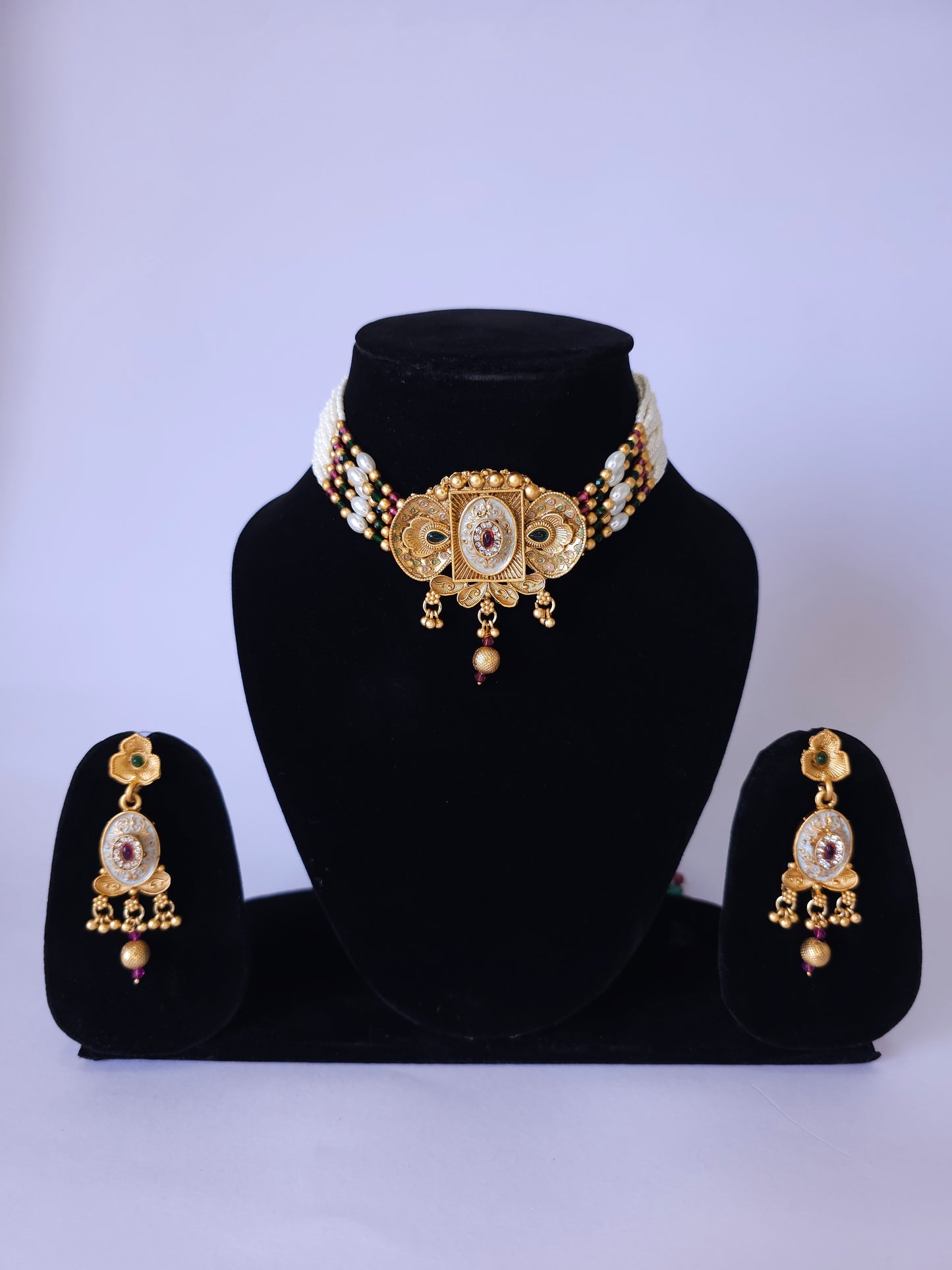 Regal Tapestry Choker