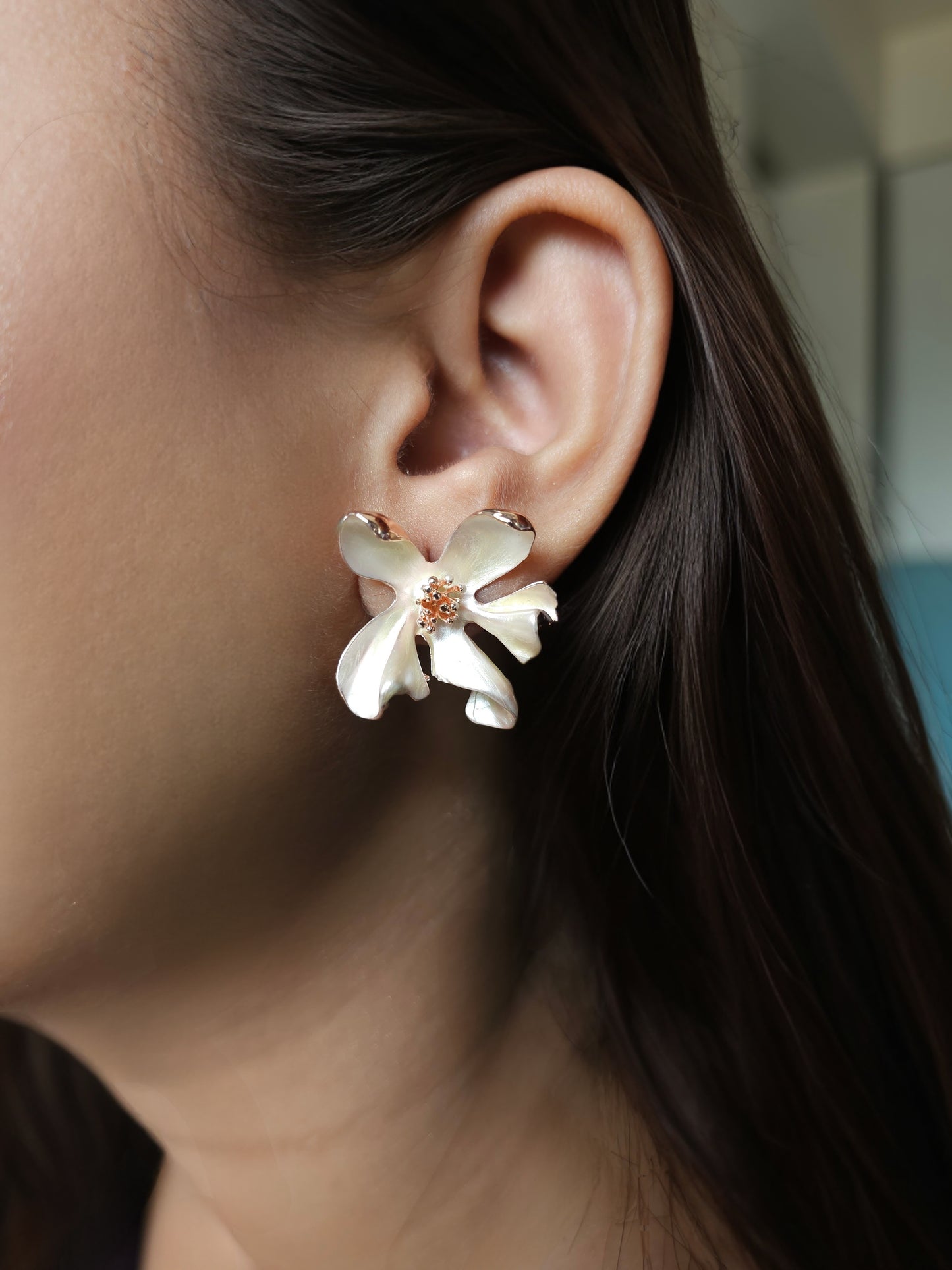 Floral Pearl Aura